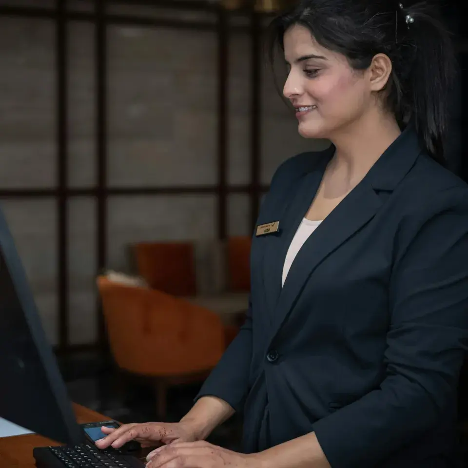 Receptionist
