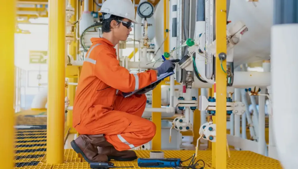 eSafetyFirst - H2S Safety in Canada: Protecting Workers from a Deadly Gas